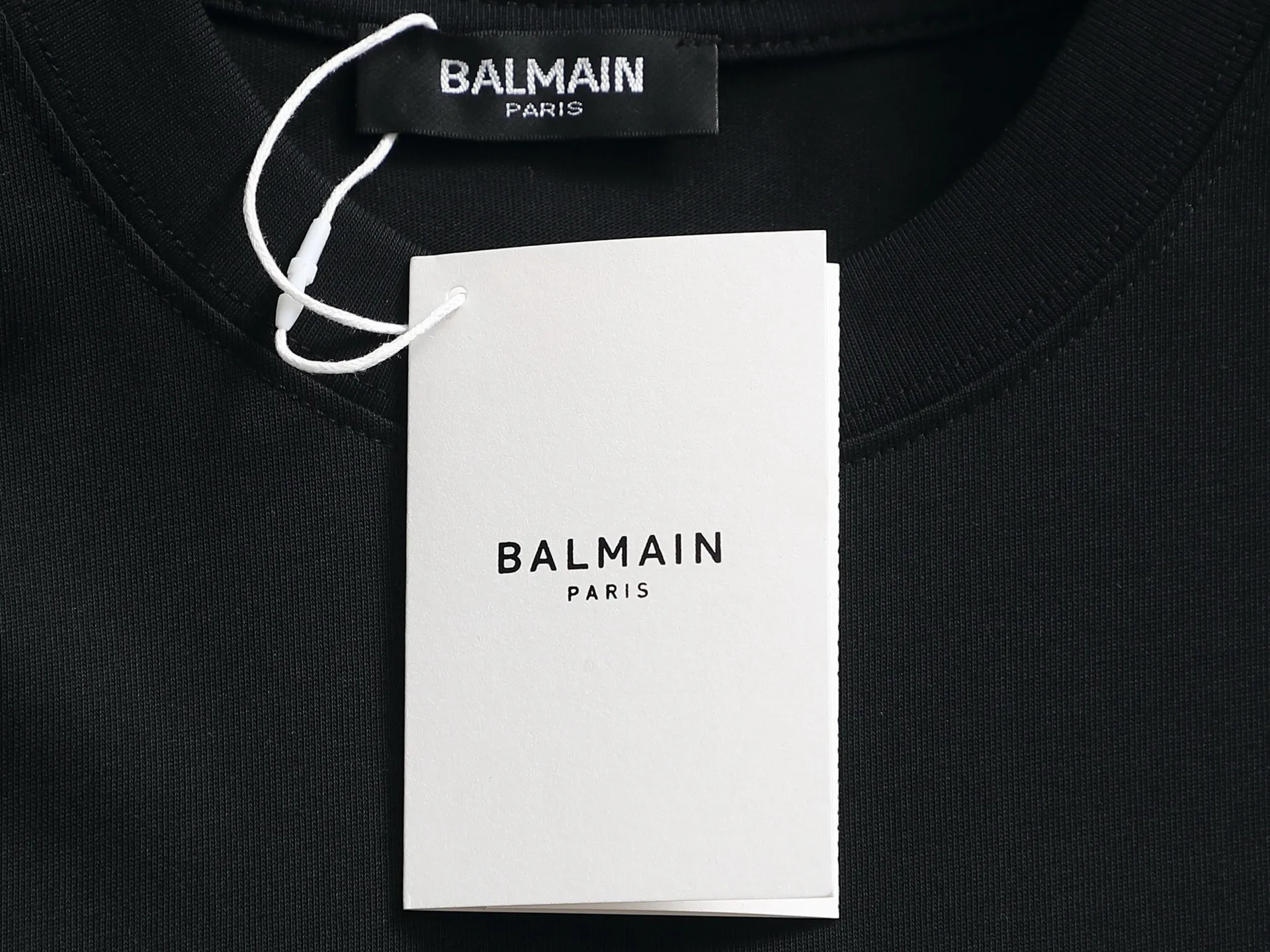 BALMAN round neck short sleeves. Simple three-dimensional letter flocking logo logo is exquisitely upgraded. The original fabric is official Same Style. Double-ply large terry fabric is dyed in the same vat. It feels very comfortable. The latest brick cabinet synchronization for spring and summer. Fashionable and personalized. Super Versatile. A good-looking short sleeve. Very suitable for both men and women. A must-have for everyone. Hang tag. Collar label. Washed wheat. Three labels are complete. Color: White Black Gray Size: XS~L